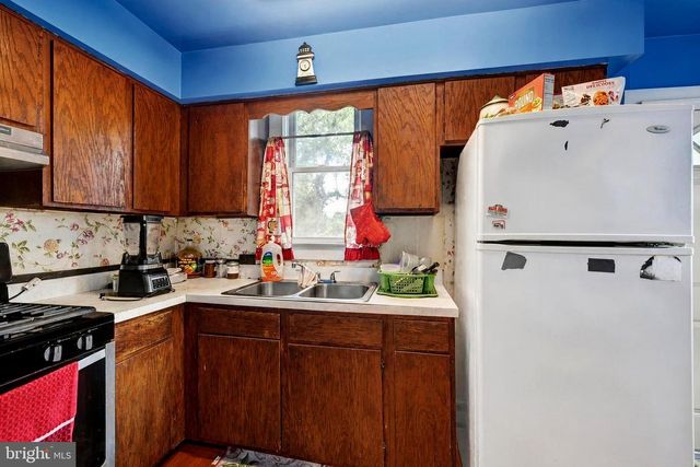109 W HILLTOP RD, Baltimore, MD 21225