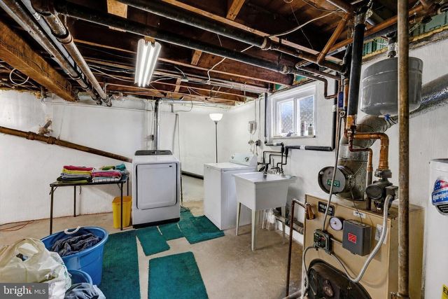 109 W HILLTOP RD, Baltimore, MD 21225