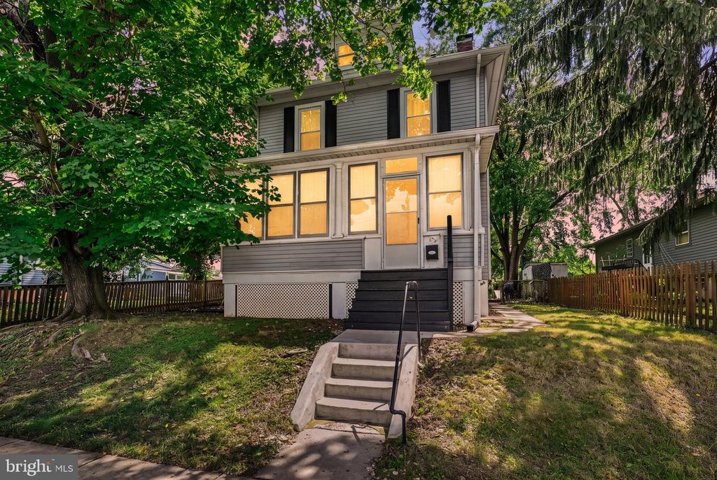 109 W HILLTOP RD, Baltimore, MD 21225