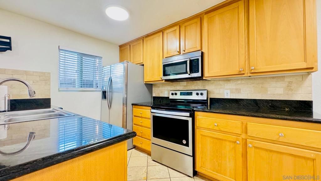 Image 3 of property listing at 9860 Dale Avenue C12, Spring Valley, CA 91977