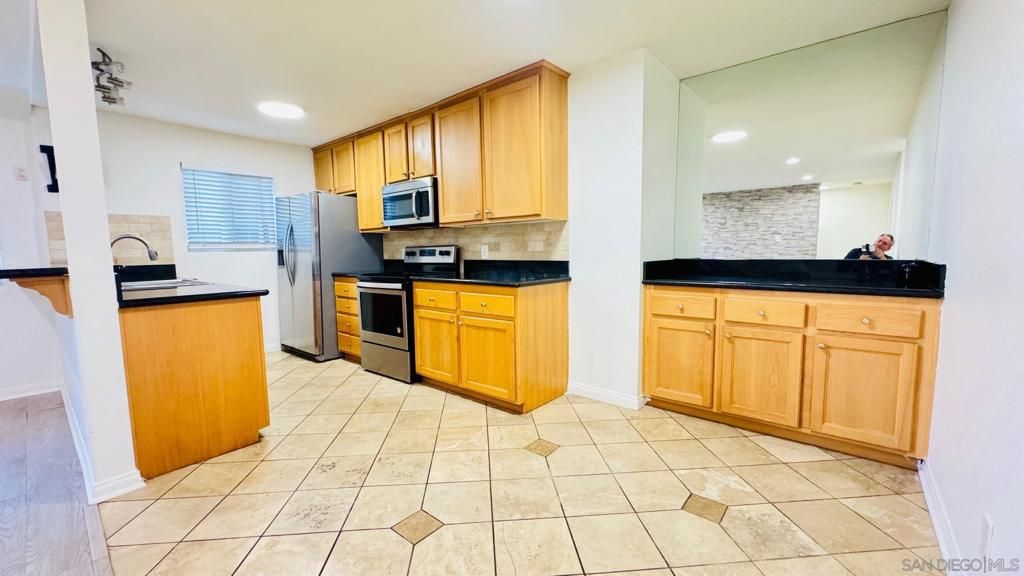 Image 4 of property listing at 9860 Dale Avenue C12, Spring Valley, CA 91977