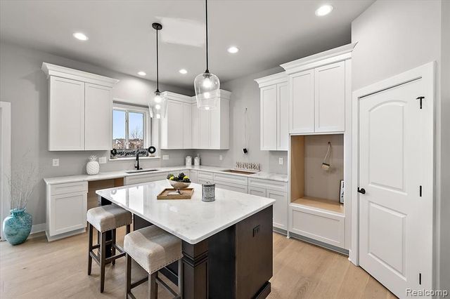 17827 Biscayne Drive, Macomb, MI 48042