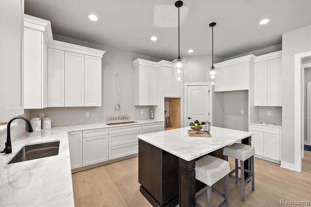 17827 Biscayne Drive, Macomb, MI 48042