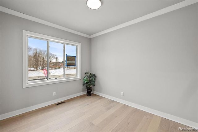 17827 Biscayne Drive, Macomb, MI 48042