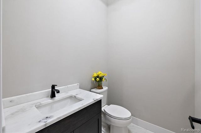 17827 Biscayne Drive, Macomb, MI 48042