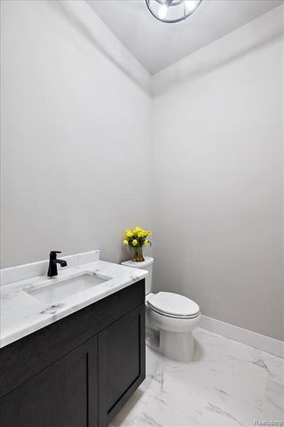 17827 Biscayne Drive, Macomb, MI 48042