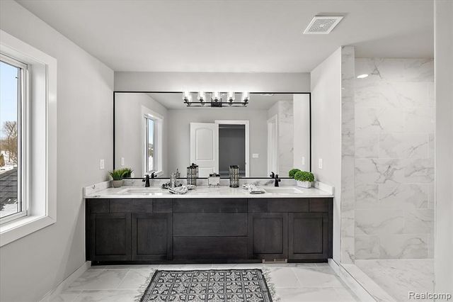 17827 Biscayne Drive, Macomb, MI 48042