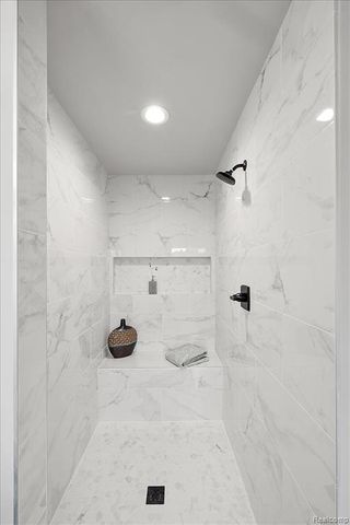 17827 Biscayne Drive, Macomb, MI 48042