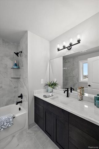 17827 Biscayne Drive, Macomb, MI 48042