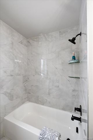 17827 Biscayne Drive, Macomb, MI 48042