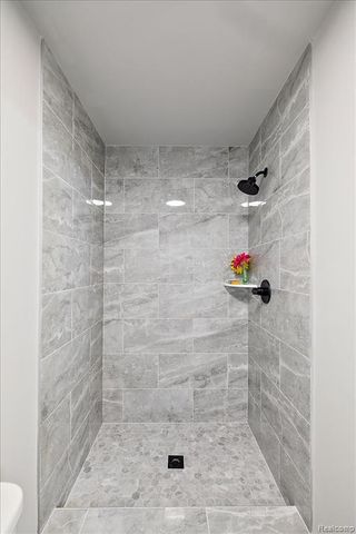 17827 Biscayne Drive, Macomb, MI 48042