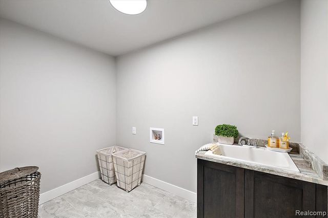 17827 Biscayne Drive, Macomb, MI 48042