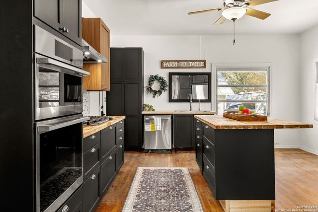 619 Comal, New Braunfels, TX 78130