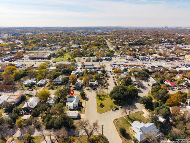 619 Comal, New Braunfels, TX 78130