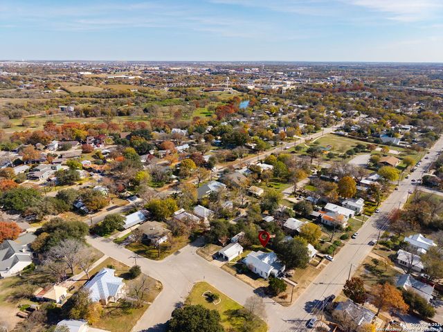 619 Comal, New Braunfels, TX 78130