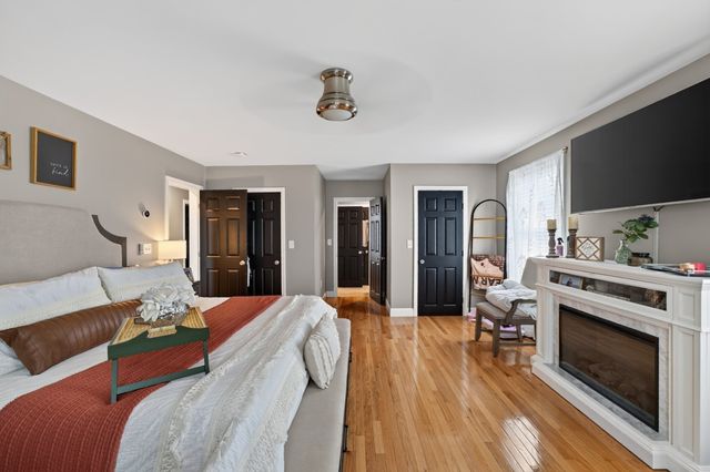 17 Montgomery St, Fall River, MA 02720