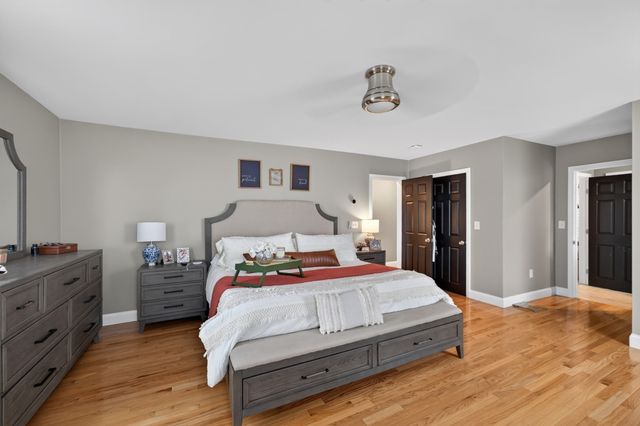 17 Montgomery St, Fall River, MA 02720