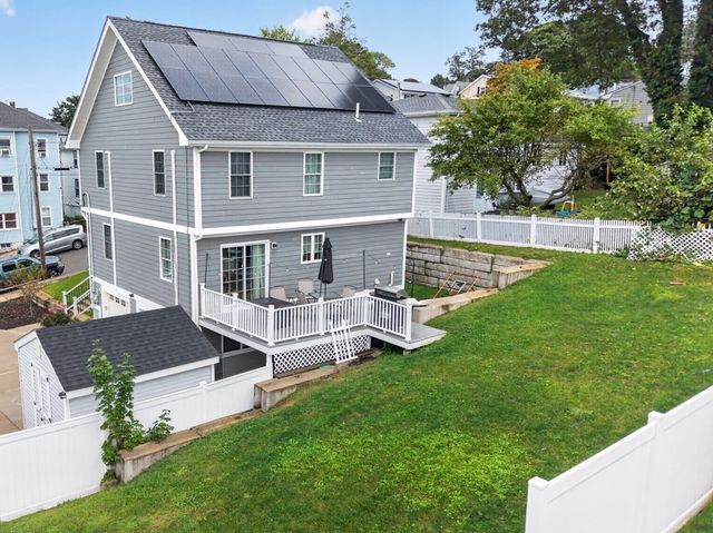 17 Montgomery St, Fall River, MA 02720