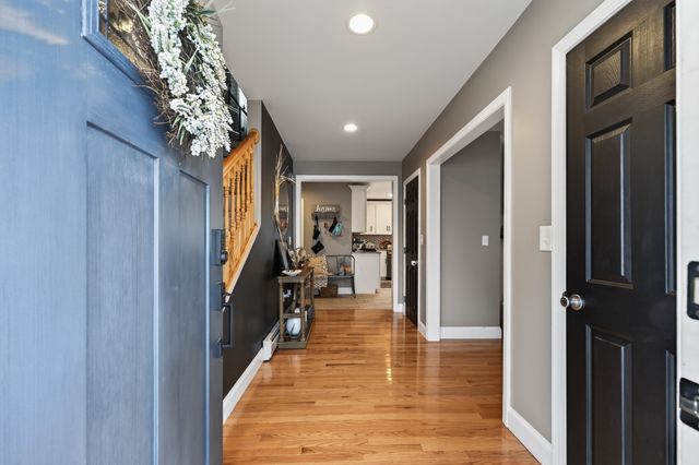 17 Montgomery St, Fall River, MA 02720