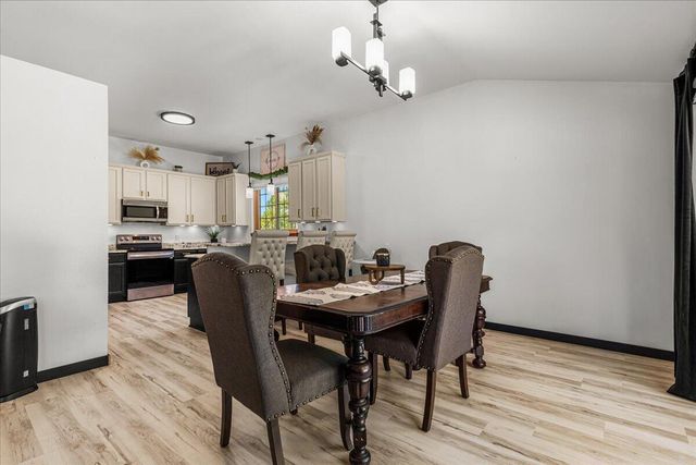 4020 W Lakeview DRIVE, Franklin, WI 53132