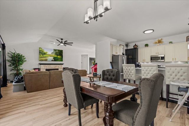 4020 W Lakeview DRIVE, Franklin, WI 53132