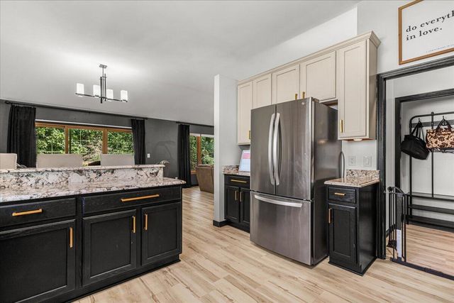4020 W Lakeview DRIVE, Franklin, WI 53132