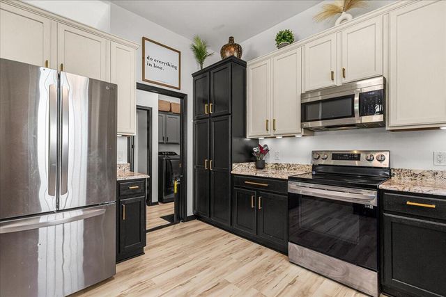 4020 W Lakeview DRIVE, Franklin, WI 53132