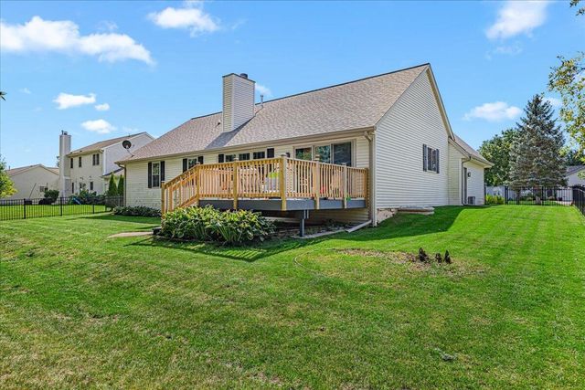 4020 W Lakeview DRIVE, Franklin, WI 53132