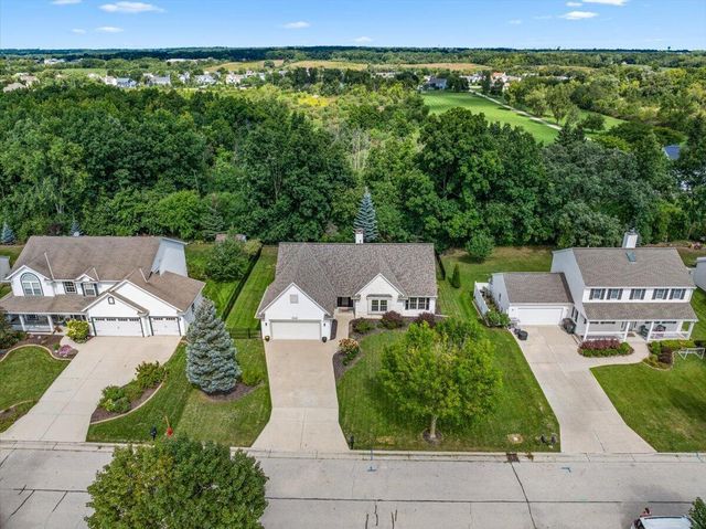 4020 W Lakeview DRIVE, Franklin, WI 53132