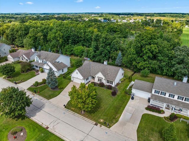 4020 W Lakeview DRIVE, Franklin, WI 53132