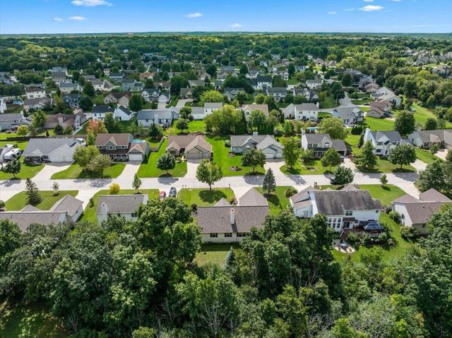 4020 W Lakeview DRIVE, Franklin, WI 53132