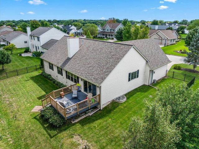 4020 W Lakeview DRIVE, Franklin, WI 53132