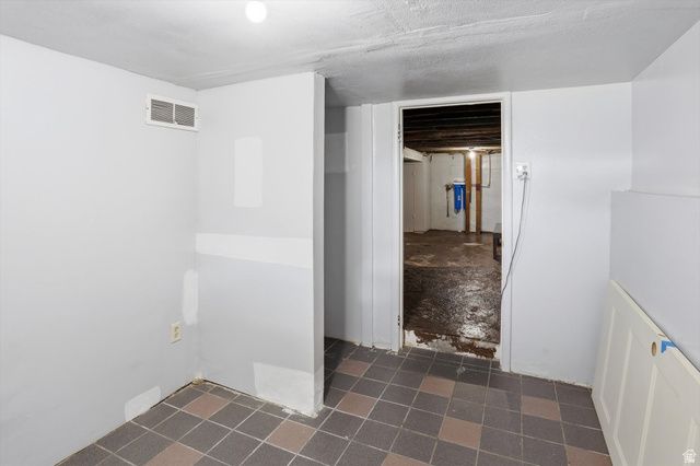 330 N CHICAGO ST, Salt Lake City, UT 84116