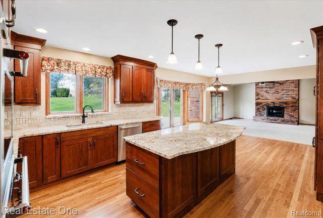 3393 Charlwood Drive, Rochester Hills, MI 48306