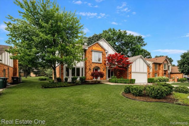 3393 Charlwood Drive, Rochester Hills, MI 48306
