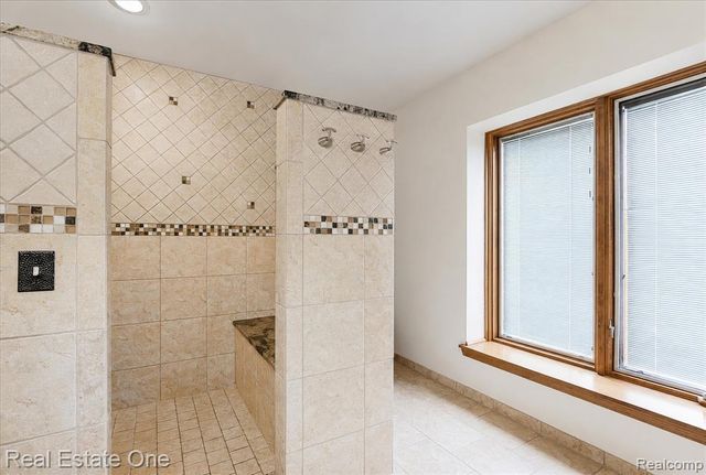 3393 Charlwood Drive, Rochester Hills, MI 48306