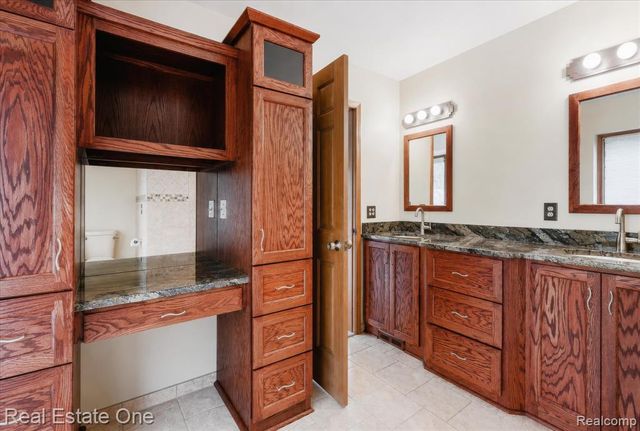 3393 Charlwood Drive, Rochester Hills, MI 48306