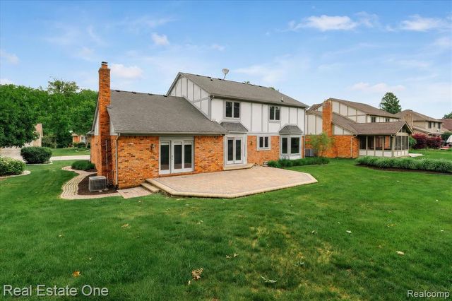 3393 Charlwood Drive, Rochester Hills, MI 48306