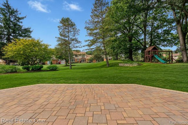3393 Charlwood Drive, Rochester Hills, MI 48306