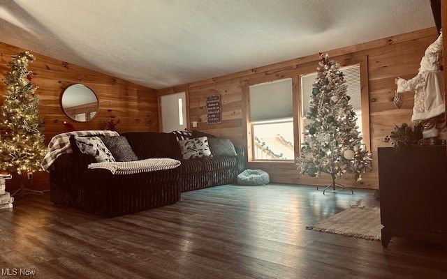 3200 Centenary Hill Road SW, Port Washington, OH 43837