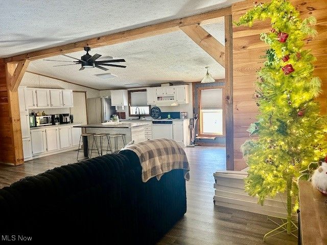 3200 Centenary Hill Road SW, Port Washington, OH 43837