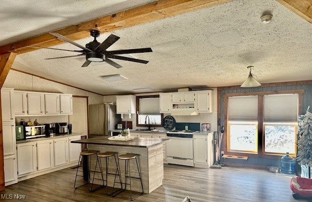 3200 Centenary Hill Road SW, Port Washington, OH 43837