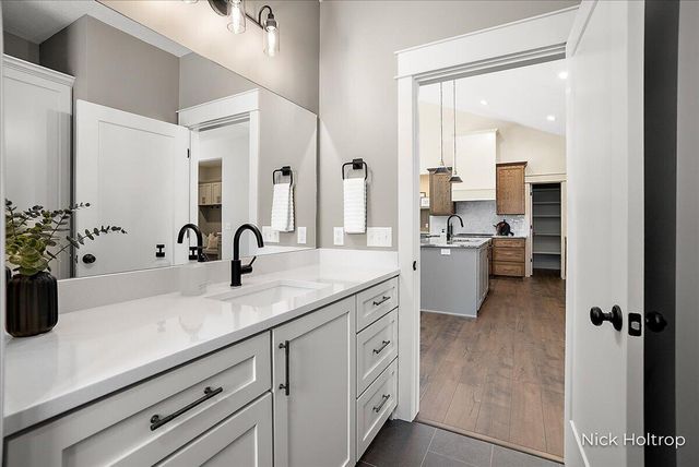 9738 56th Avenue, Allendale, MI 49401