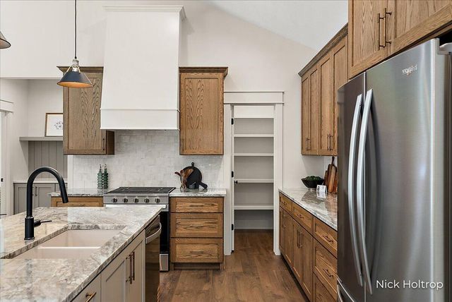 9738 56th Avenue, Allendale, MI 49401