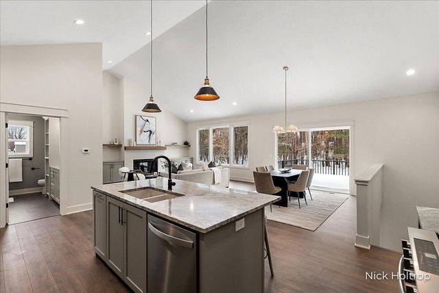 9738 56th Avenue, Allendale, MI 49401