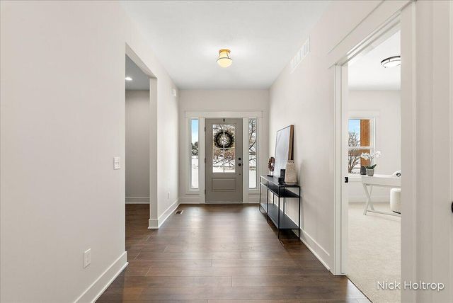 9738 56th Avenue, Allendale, MI 49401