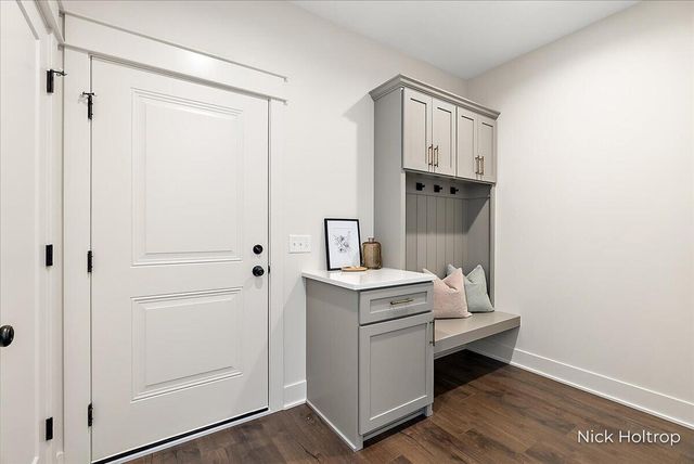 9738 56th Avenue, Allendale, MI 49401