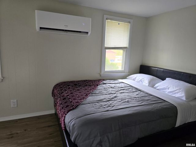 607 N BLUFF Street, Albany, IL 61230