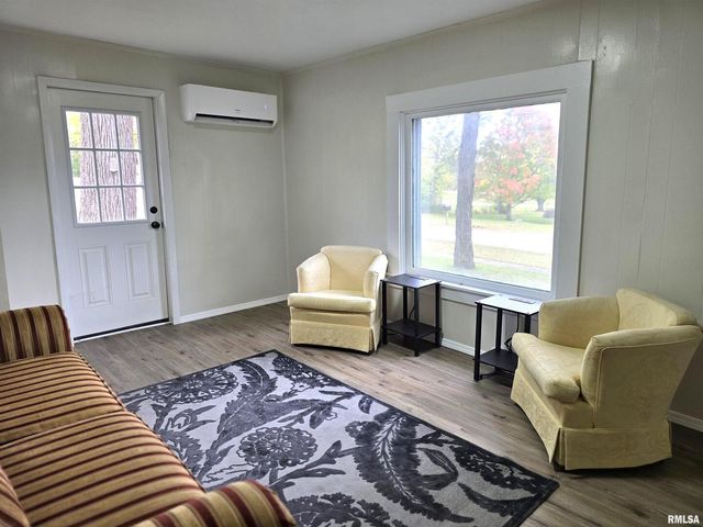 607 N BLUFF Street, Albany, IL 61230