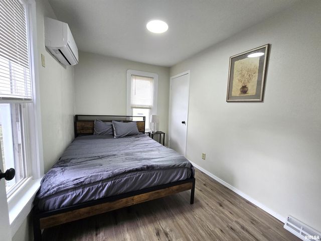 607 N BLUFF Street, Albany, IL 61230